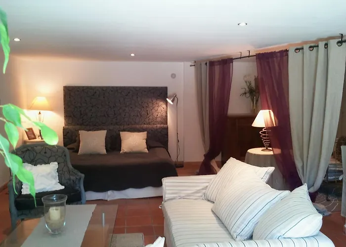 Les Chambres D\'Hotes De La Ferrage
